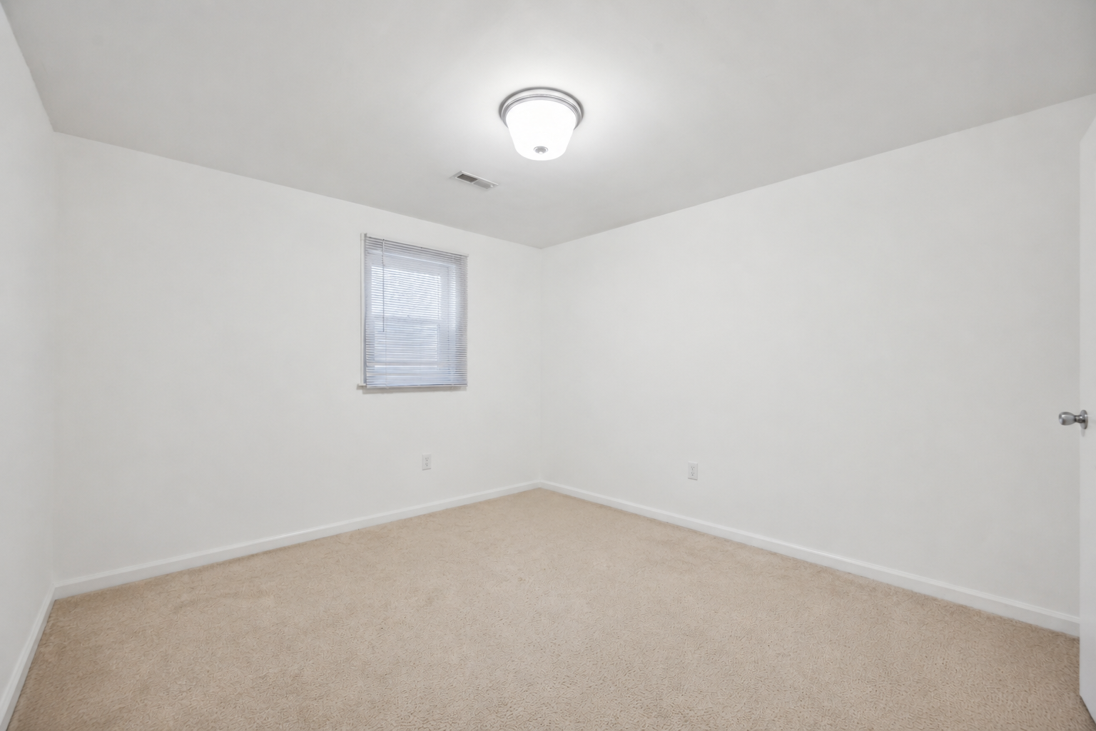 5012 Quebec Street - B property image