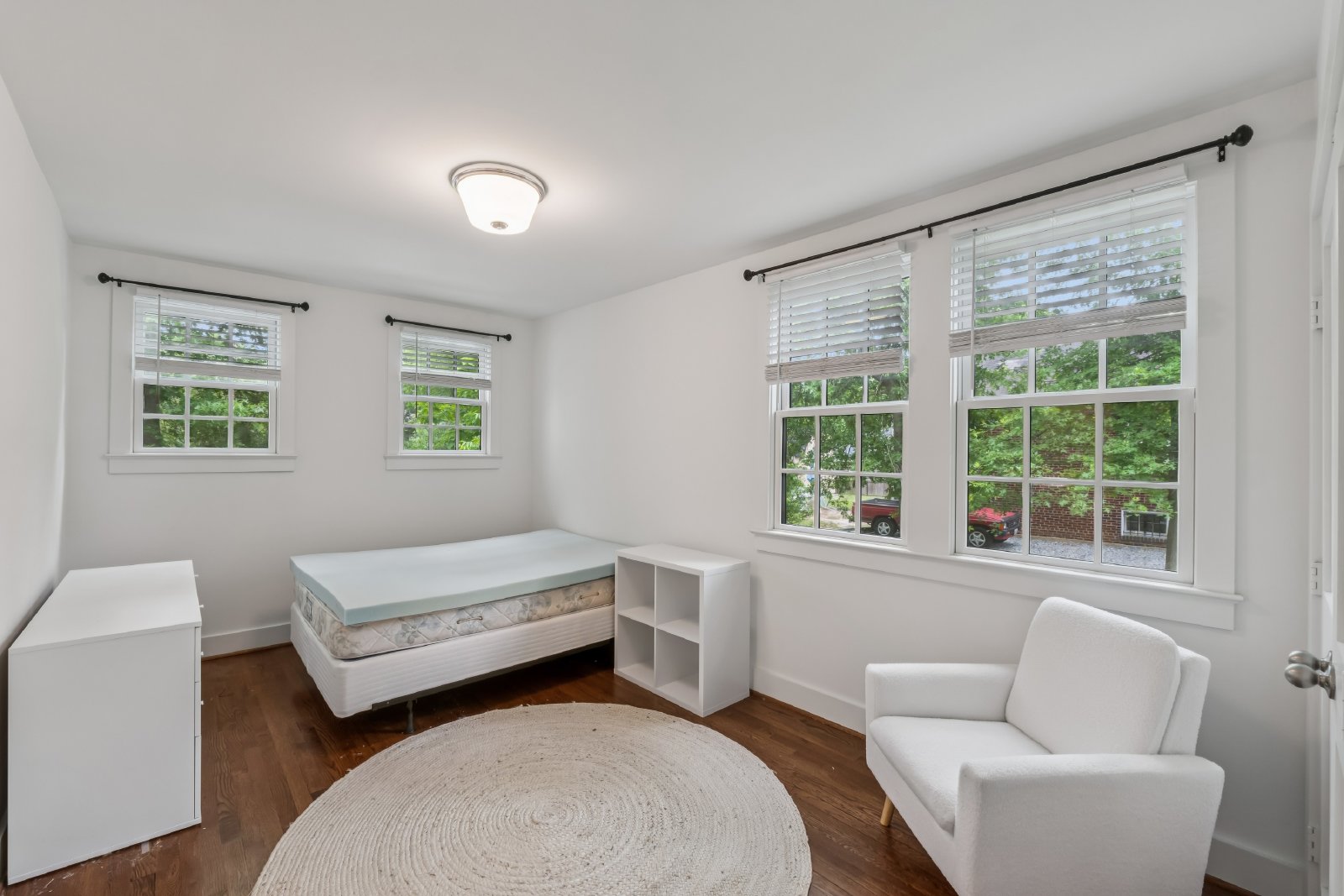 7209 Dartmouth Avenue - 1 property image
