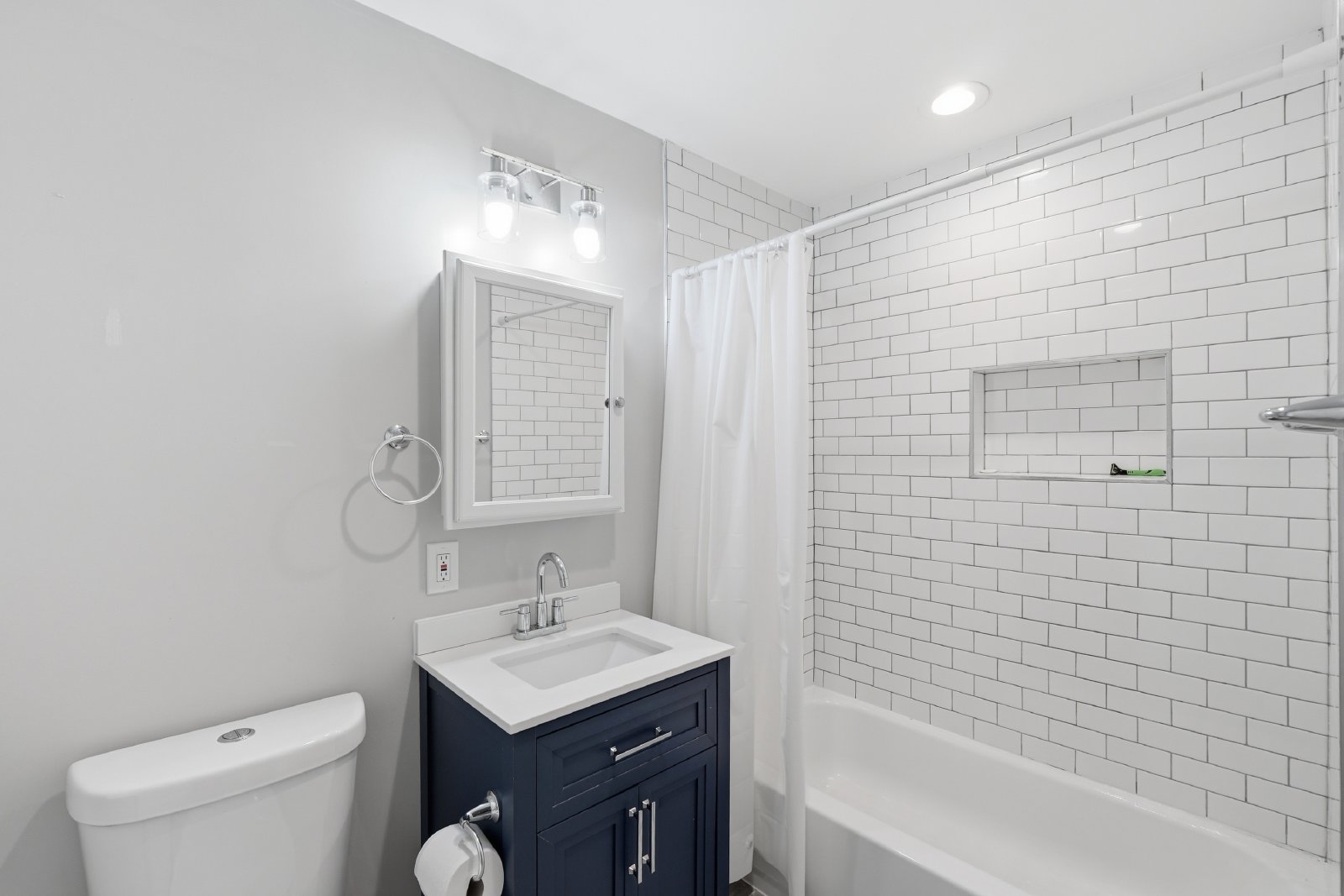 9008 Autoville Drive - 1 property image